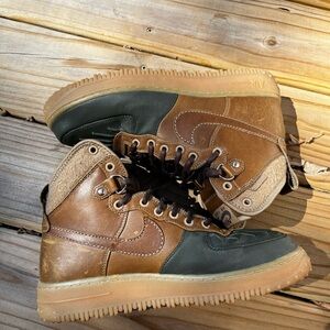 Nike Air Force duck boot 444745-201 size 9. Used